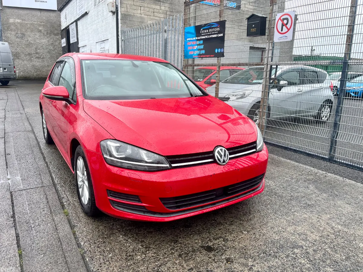 Volkswagen Golf Hatchback, Petrol, 2016, Red