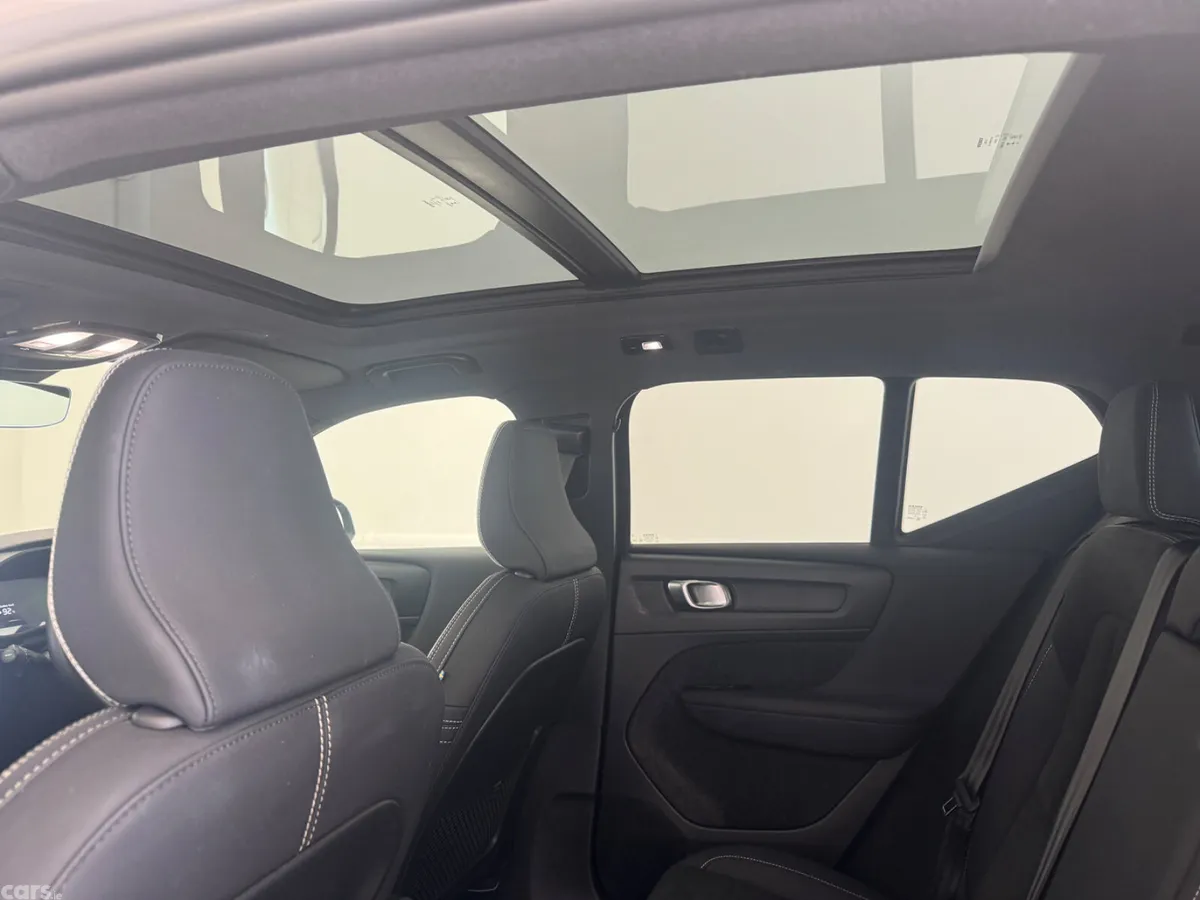 Volvo XC40 Estate/Jeep, Electric, 2023, Grey