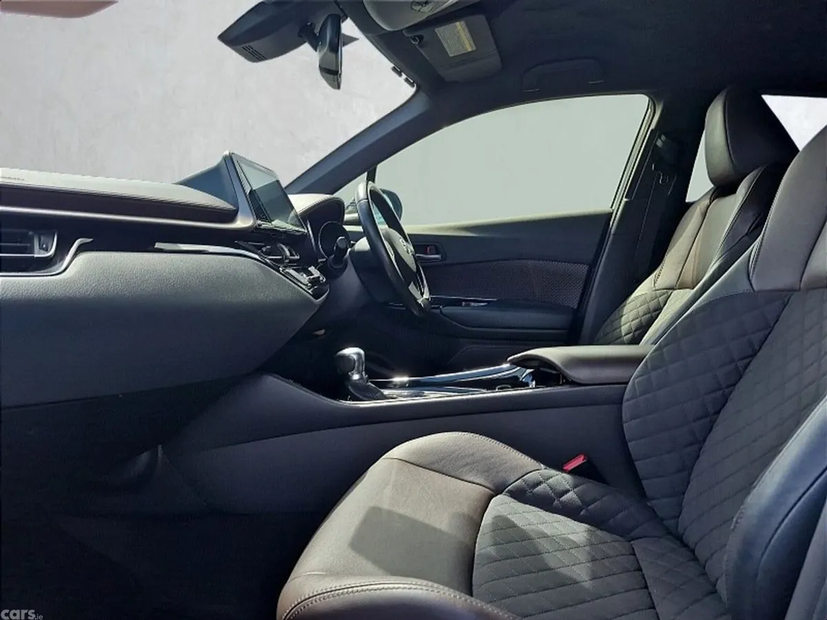 Toyota C-HR SUV, Petrol Hybrid, 2017, Black