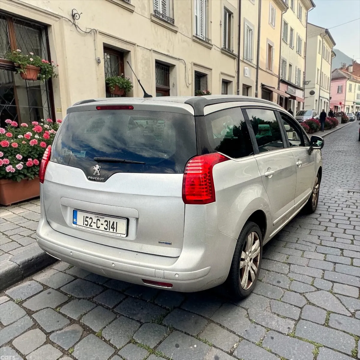 Peugeot 5008 MPV, Diesel, 2015, Grey