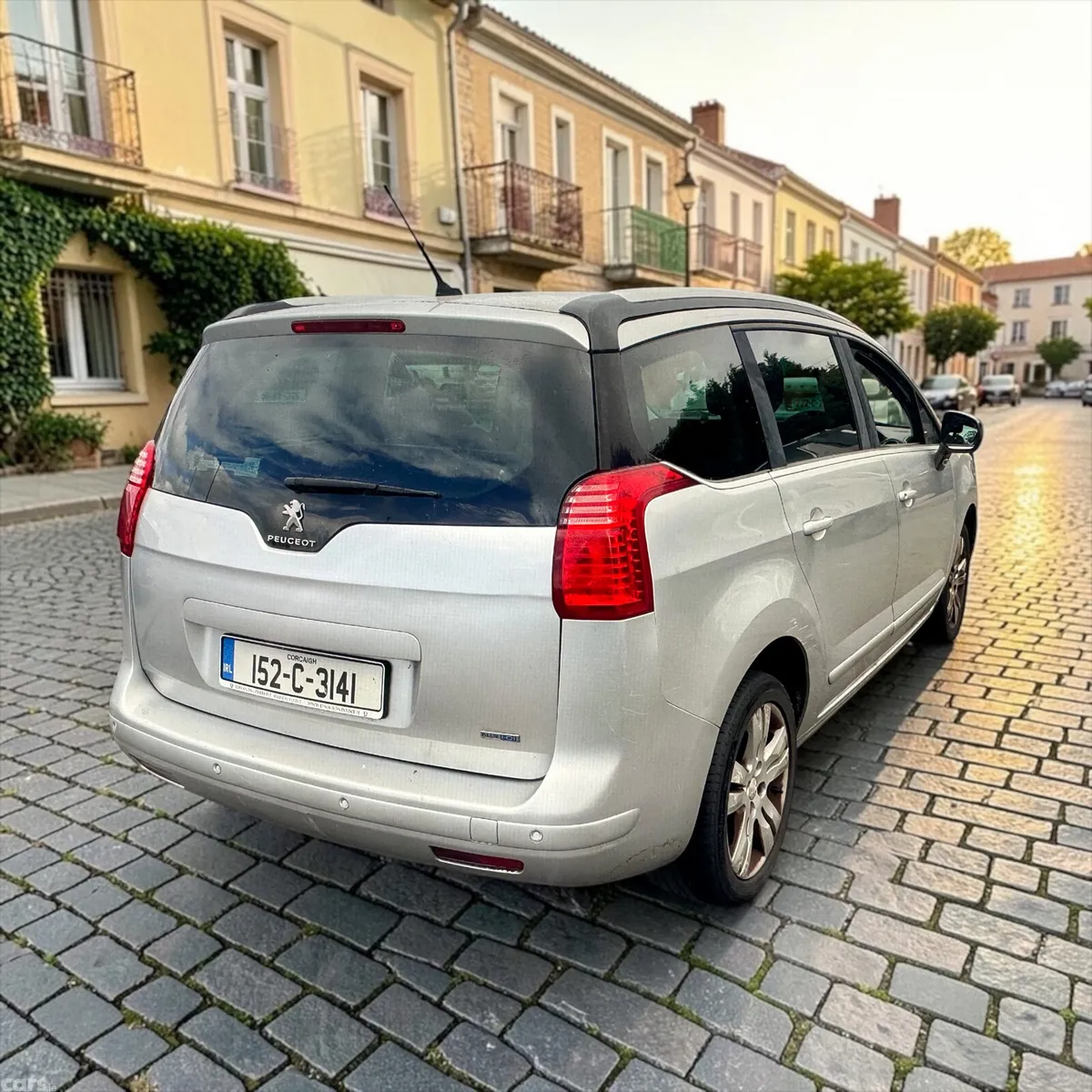 Peugeot 5008 MPV, Diesel, 2015, Grey