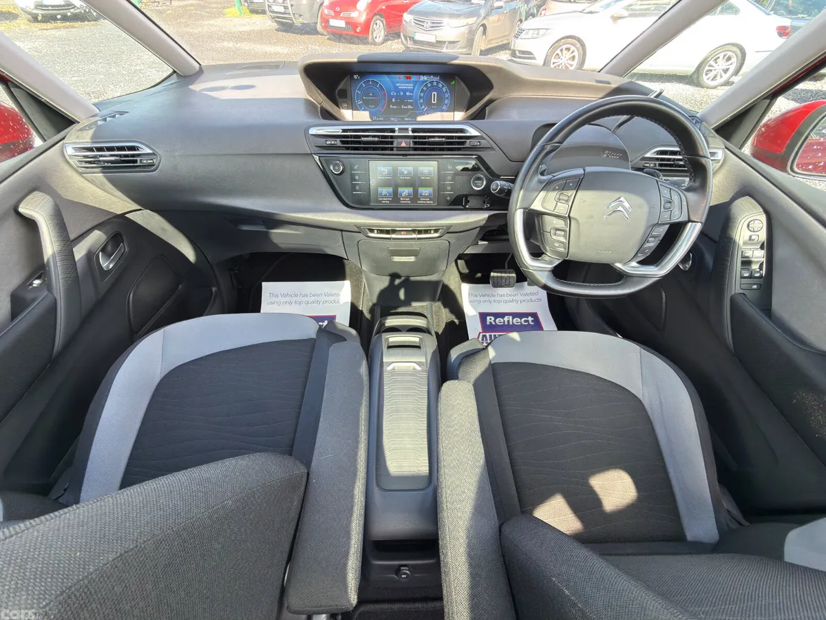Citroen Grand C4 Picasso MPV, Petrol, 2017, Red
