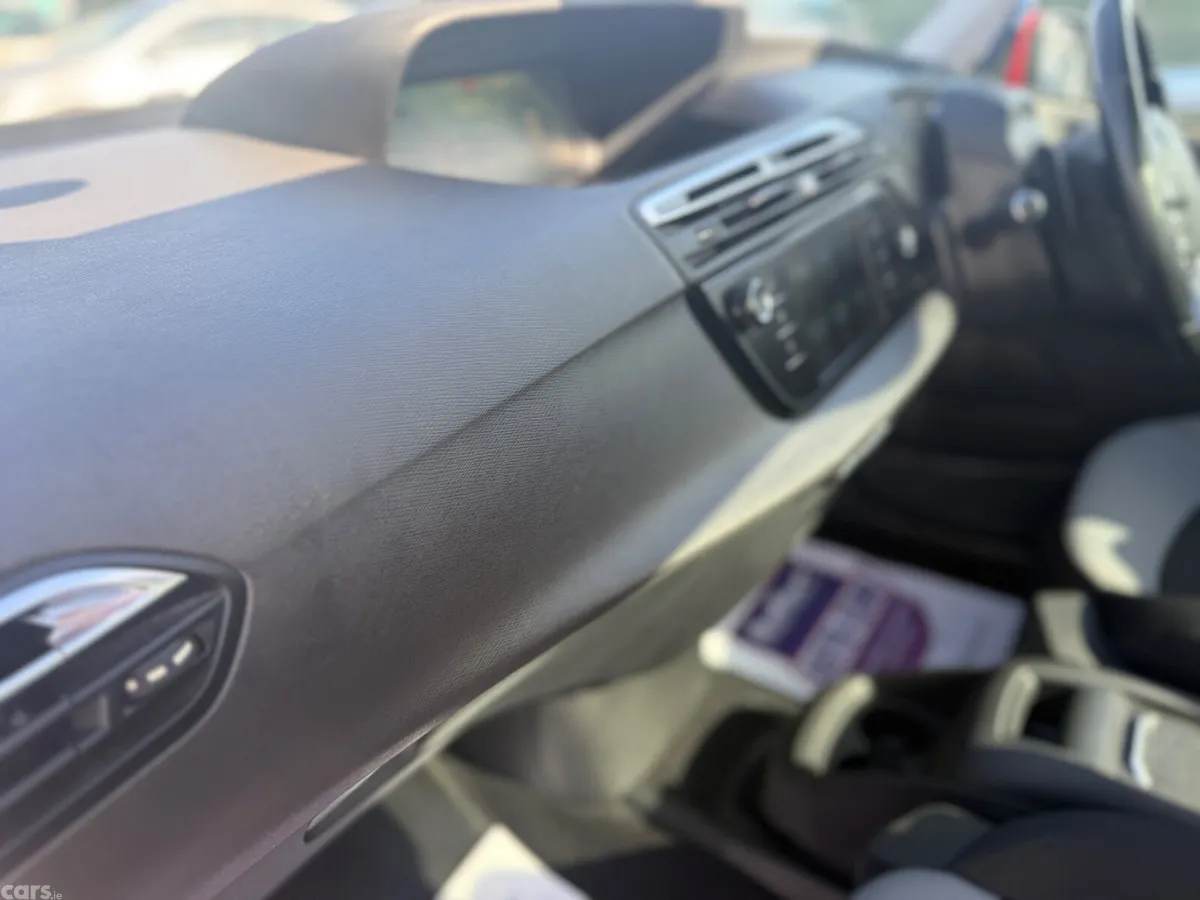 Citroen Grand C4 Picasso MPV, Petrol, 2017, Red