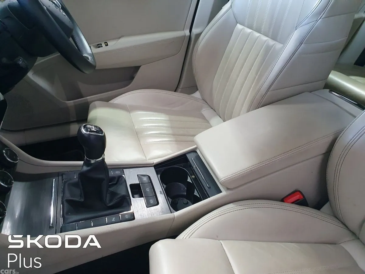 Skoda Superb Saloon, Diesel, 2023, Grey