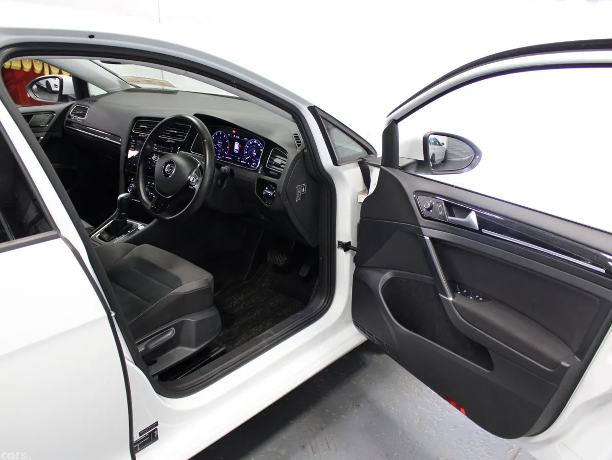 Volkswagen Golf Hatchback, Petrol, 2018, White