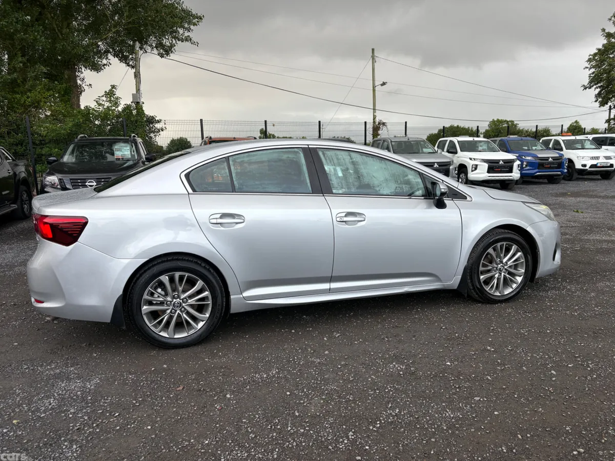 Toyota Avensis Saloon, Diesel, 2015, Silver