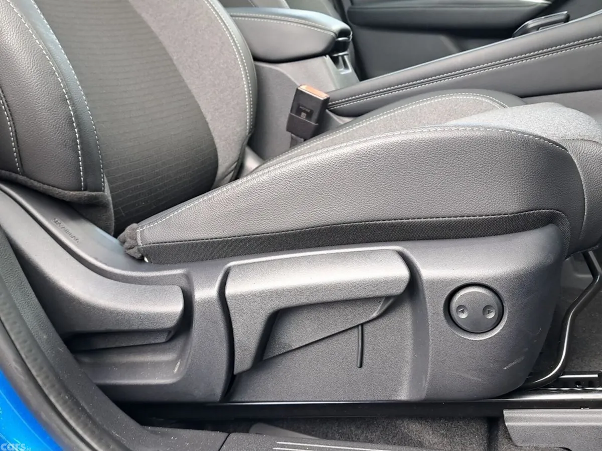 Nissan Qashqai SUV, Petrol Hybrid, 2026, Blue