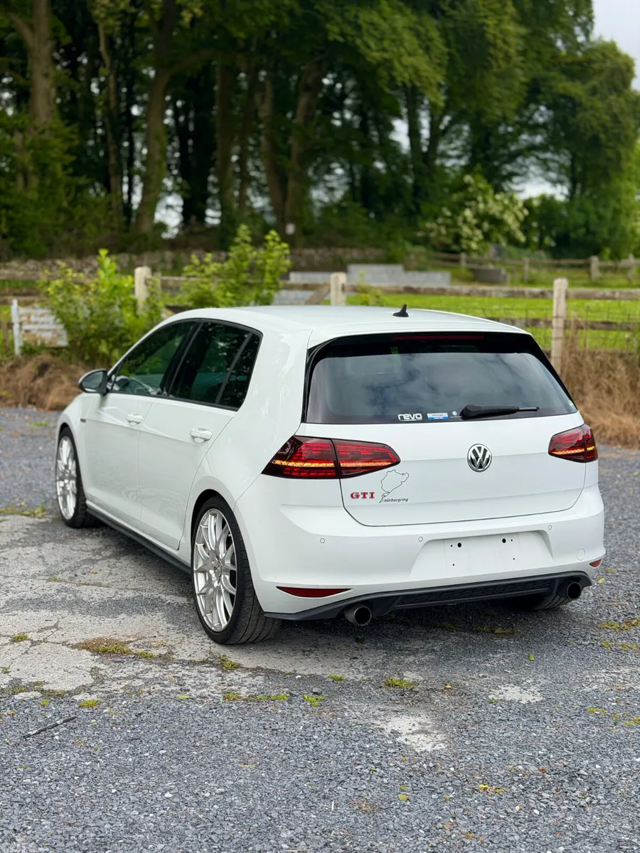 Volkswagen Golf Hatchback, Petrol, 2014, White