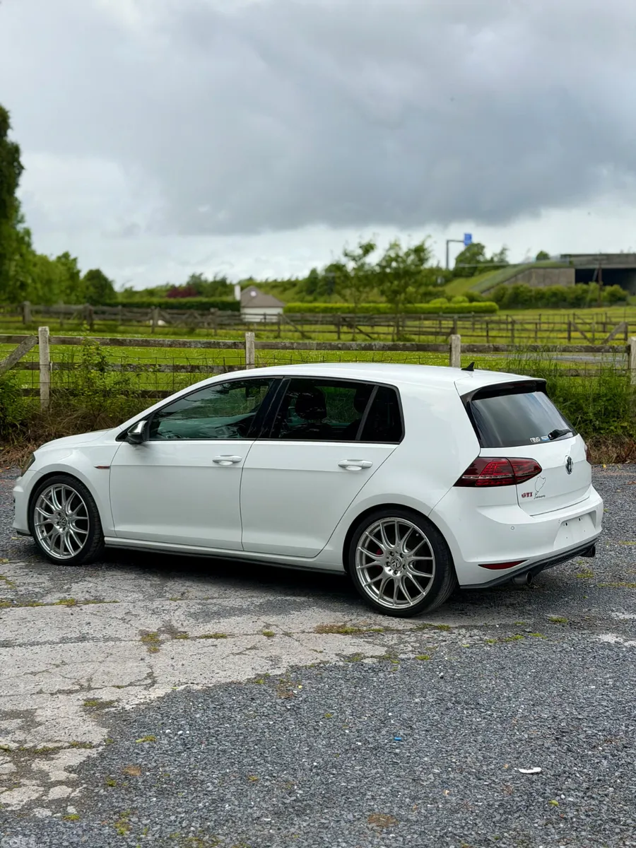Volkswagen Golf Hatchback, Petrol, 2014, White