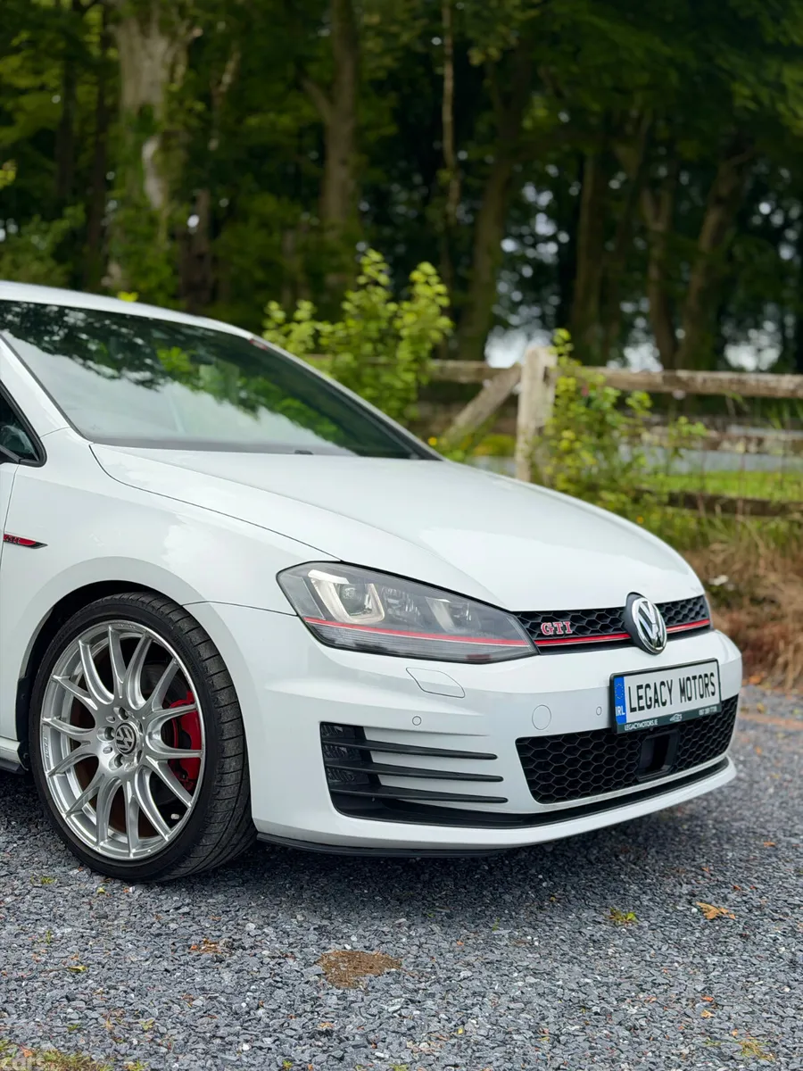 Volkswagen Golf Hatchback, Petrol, 2014, White