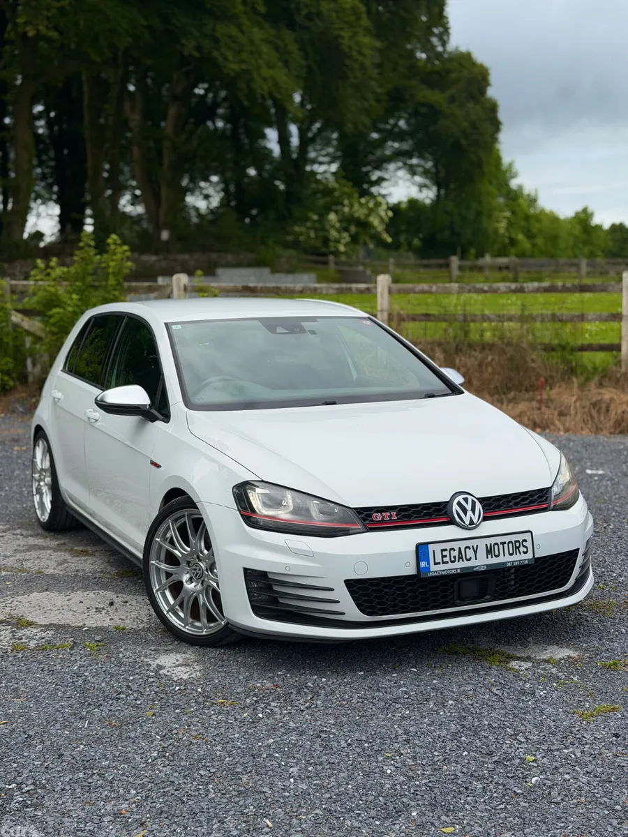 Volkswagen Golf Hatchback, Petrol, 2014, White