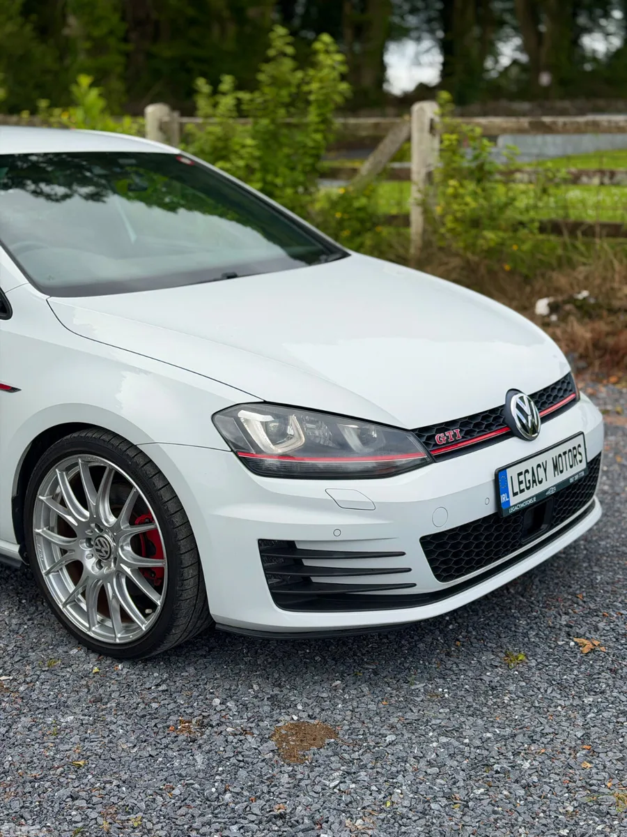 Volkswagen Golf Hatchback, Petrol, 2014, White