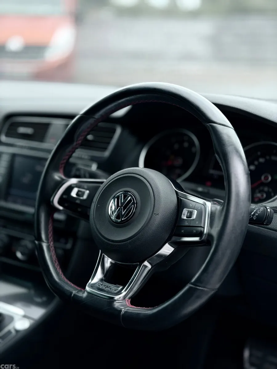 Volkswagen Golf Hatchback, Petrol, 2014, White