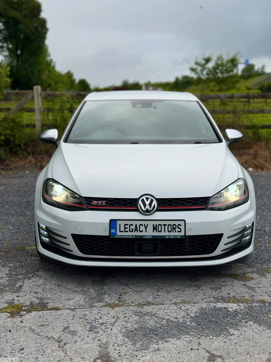Volkswagen Golf Hatchback, Petrol, 2014, White