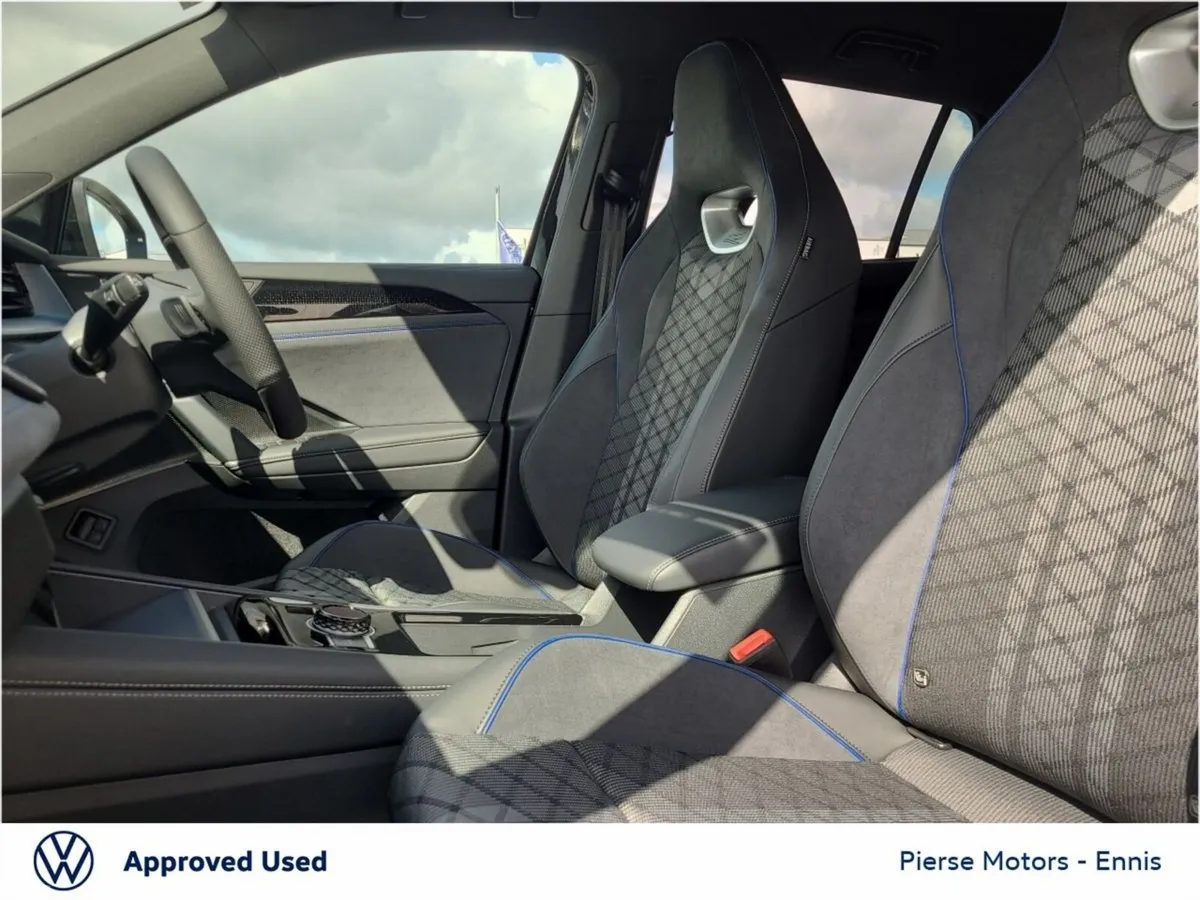 Volkswagen Tayron Estate, Petrol Plug-in Hybrid, 2026, Black