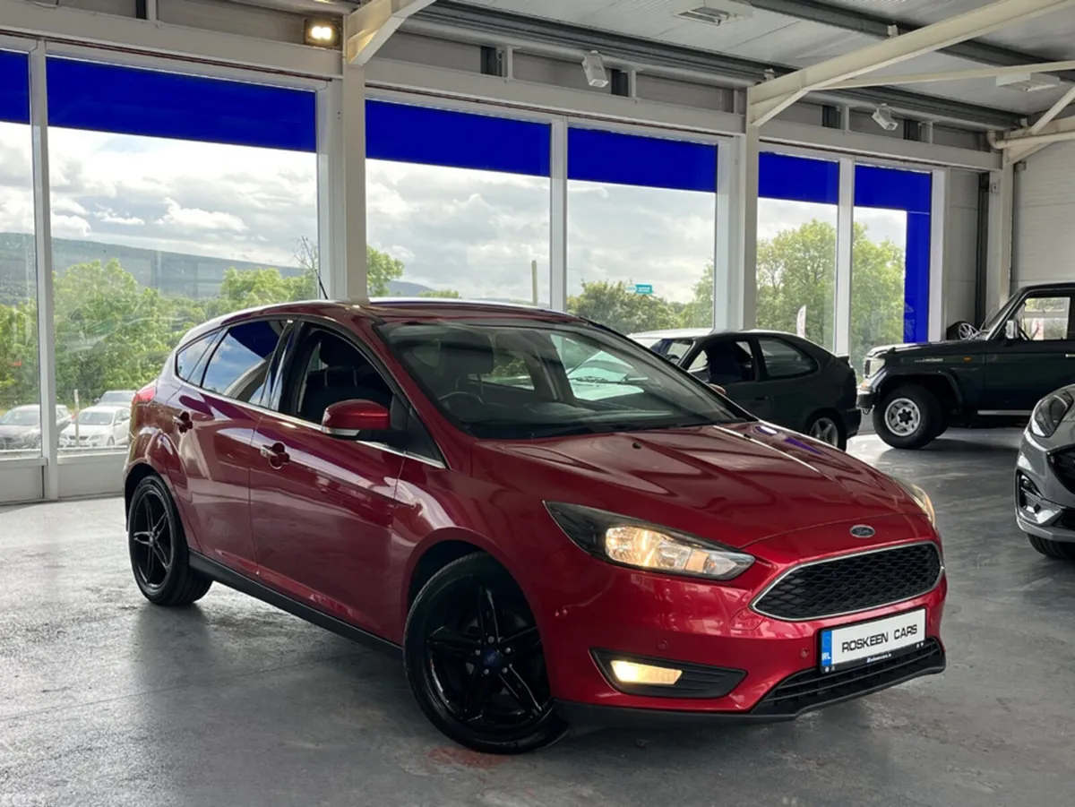 Ford Focus Hatchback, Diesel, 2015, Red