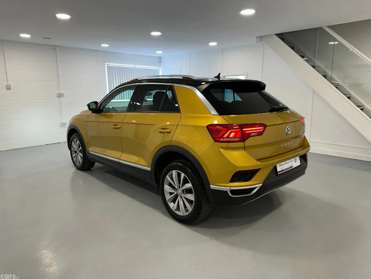 Volkswagen T-Roc SUV, Diesel, 2021, Gold