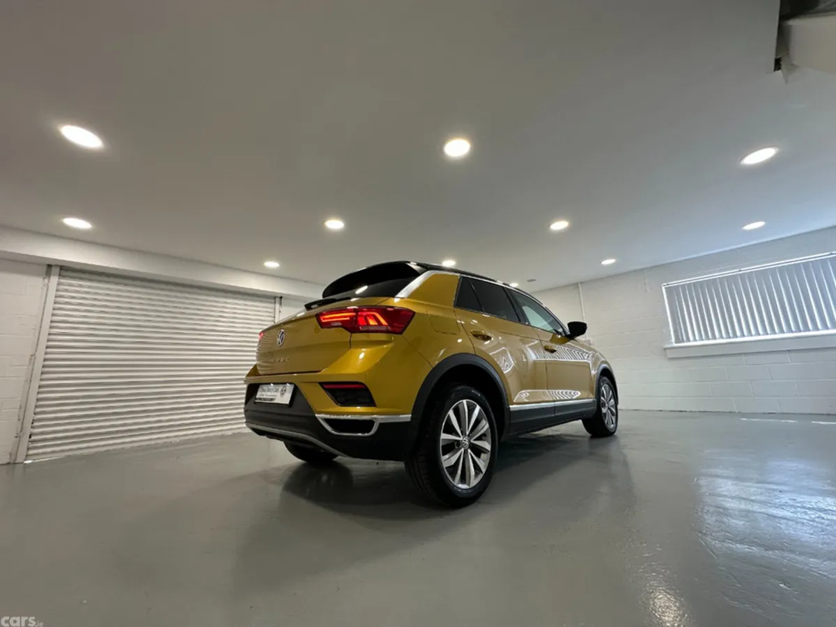 Volkswagen T-Roc SUV, Diesel, 2021, Gold