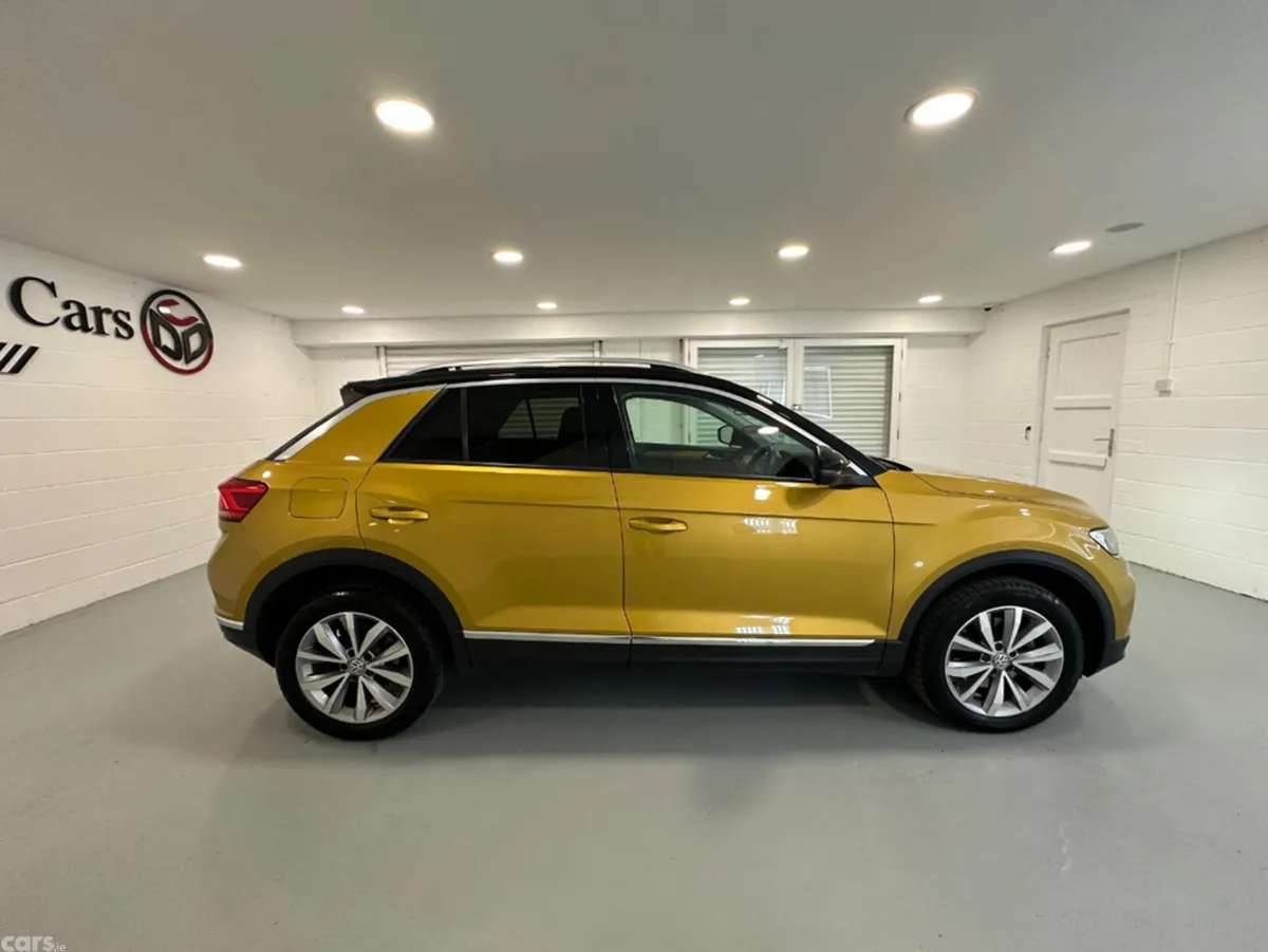 Volkswagen T-Roc SUV, Diesel, 2021, Gold