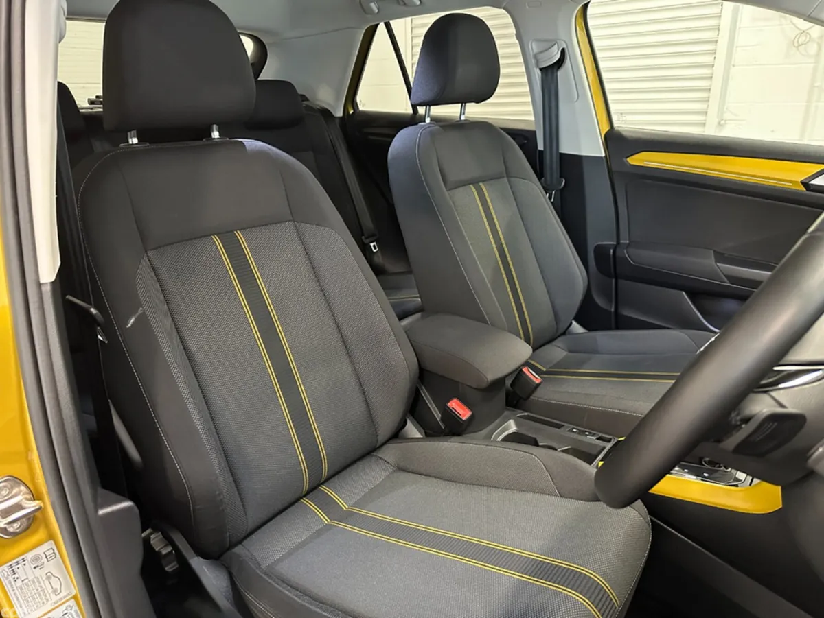 Volkswagen T-Roc SUV, Diesel, 2021, Gold