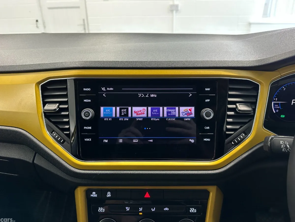 Volkswagen T-Roc SUV, Diesel, 2021, Gold