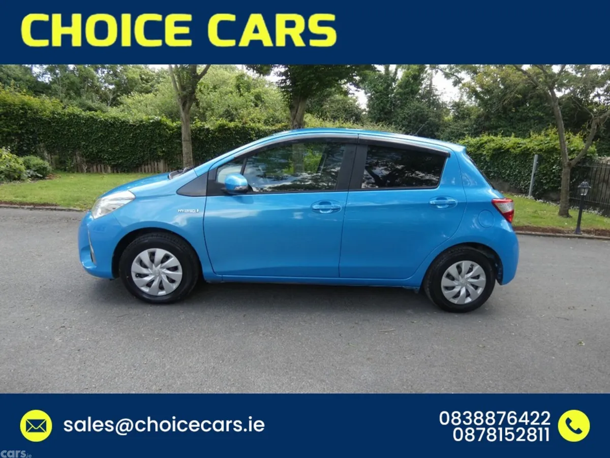 Toyota Yaris Hatchback, Petrol Hybrid, 2017, Blue