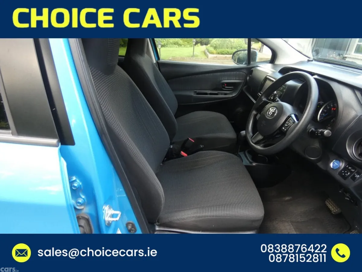 Toyota Yaris Hatchback, Petrol Hybrid, 2017, Blue