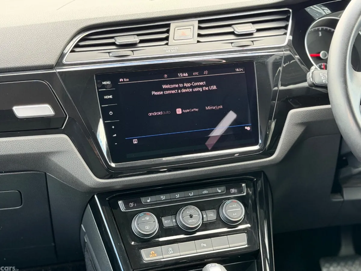 Volkswagen Touran MPV, Diesel, 2020, Black