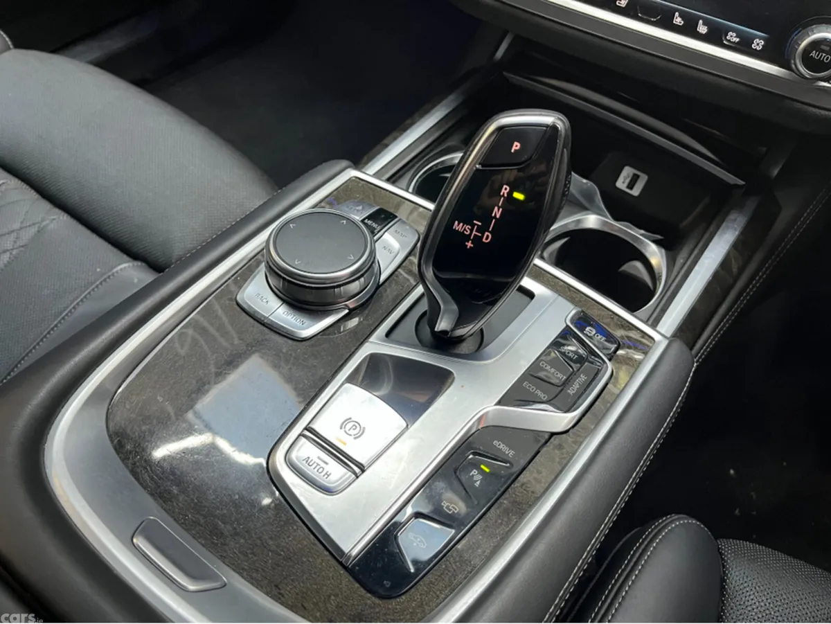 BMW 7-Series Saloon, Petrol Plug-in Hybrid, 2016, White