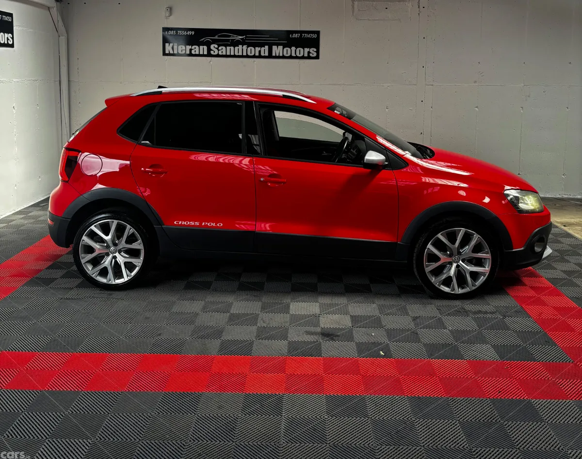 Volkswagen Polo Hatchback, Petrol, 2015, Red