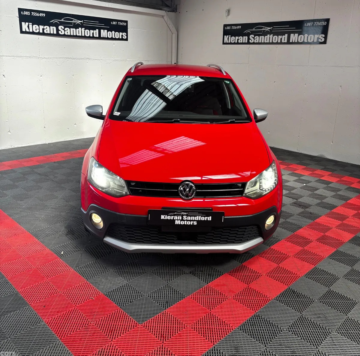 Volkswagen Polo Hatchback, Petrol, 2015, Red