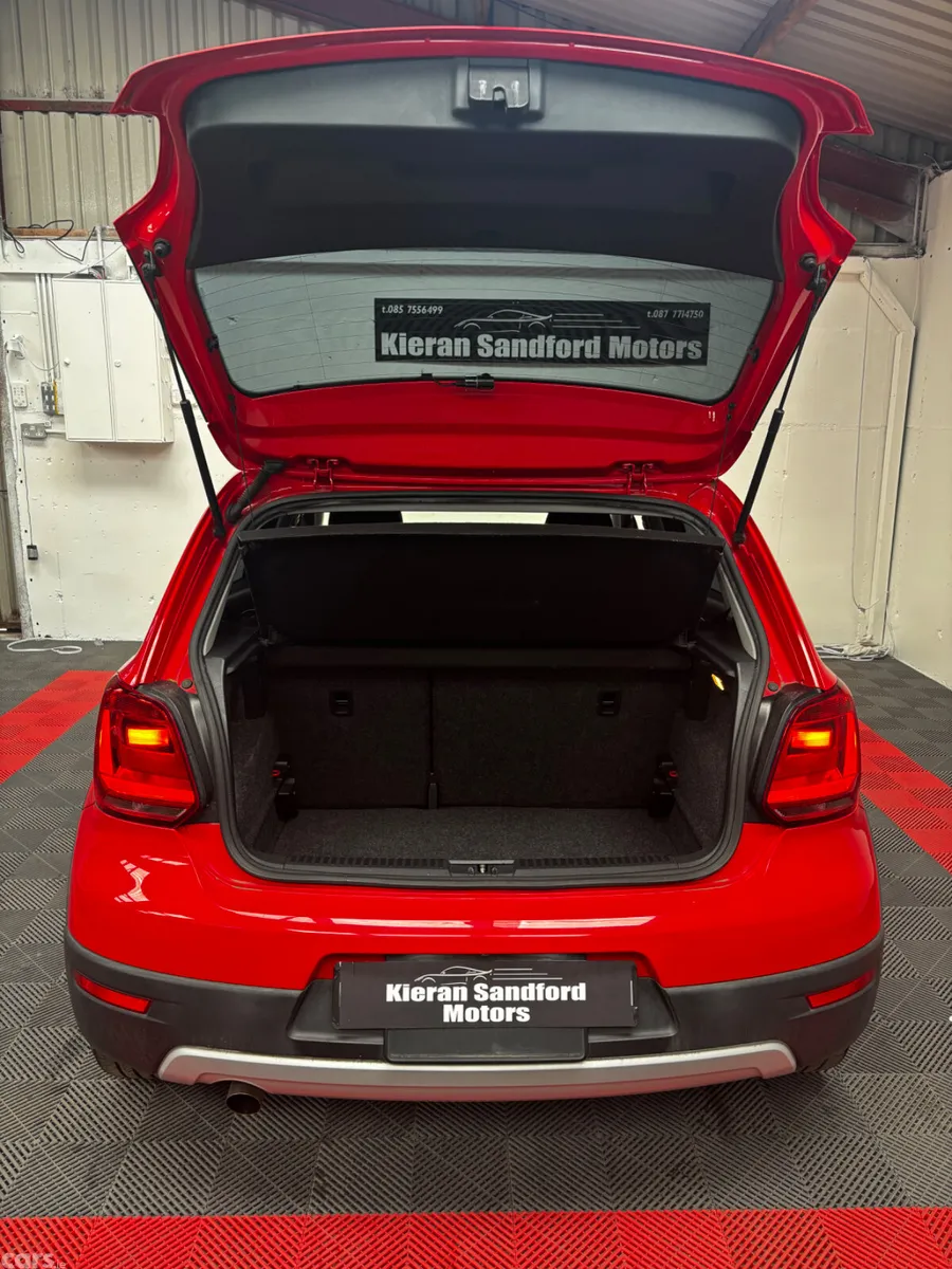 Volkswagen Polo Hatchback, Petrol, 2015, Red