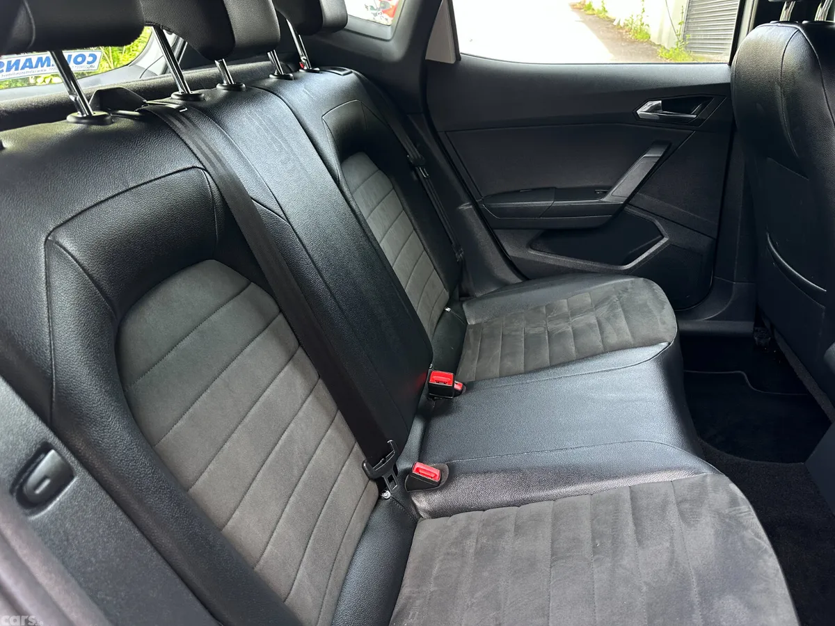 SEAT Arona SUV, Diesel, 2019, White