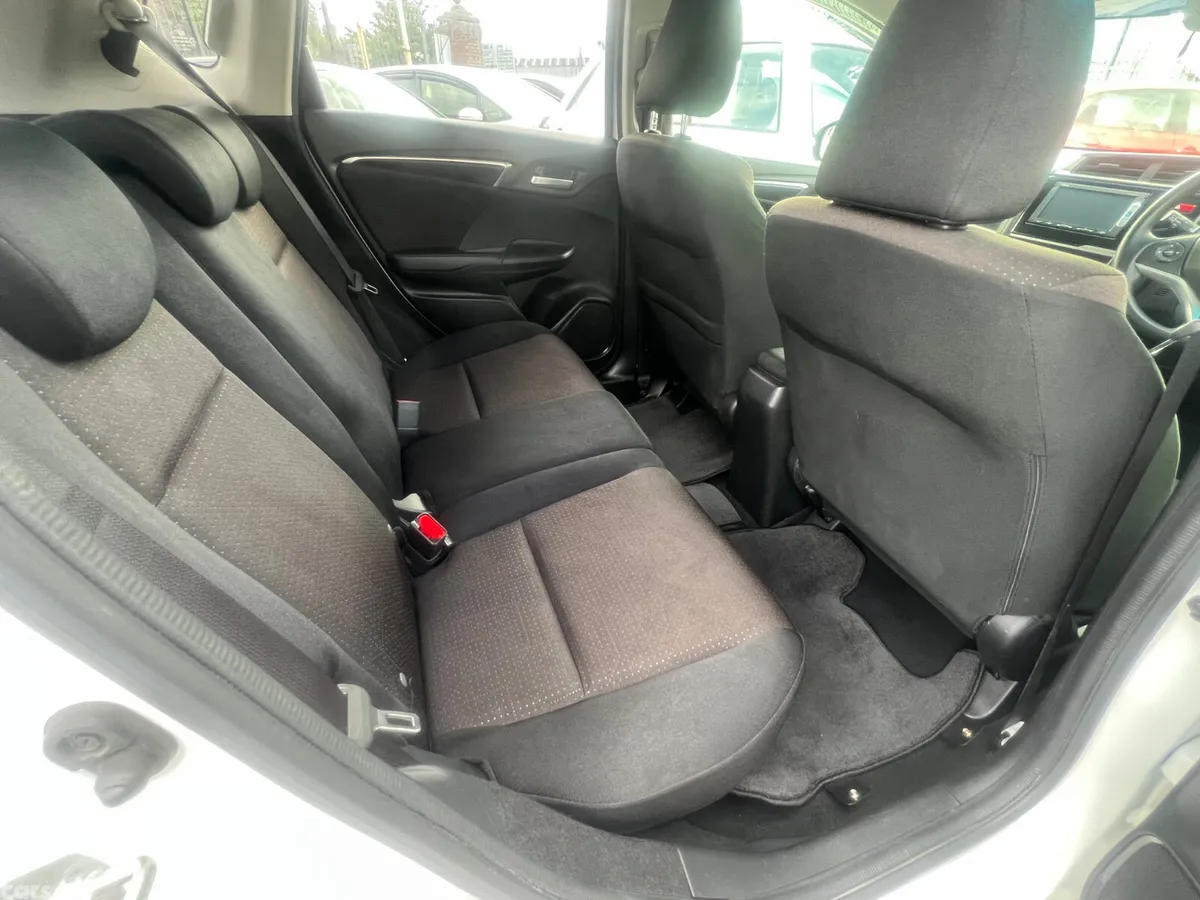 Honda Fit Hatchback, Petrol, 2015, White