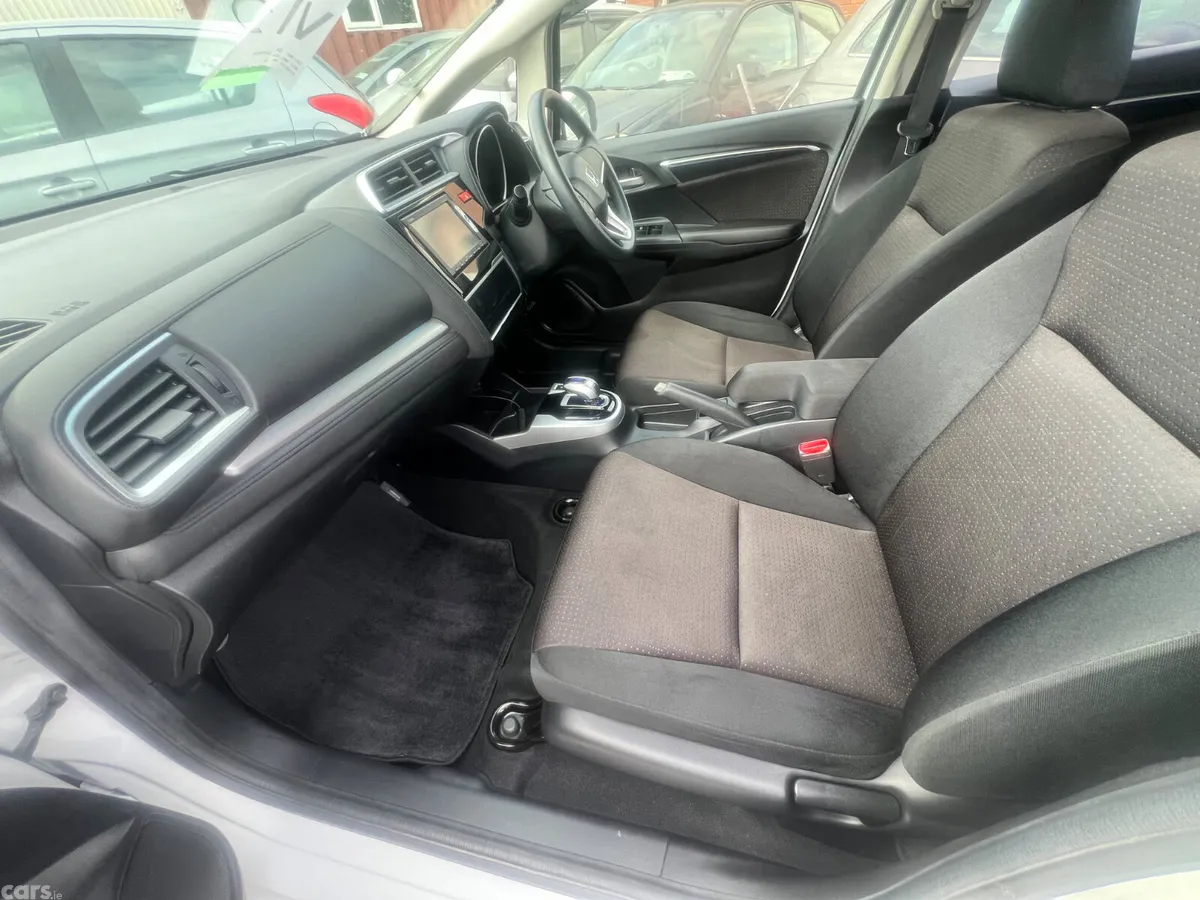 Honda Fit Hatchback, Petrol, 2015, White
