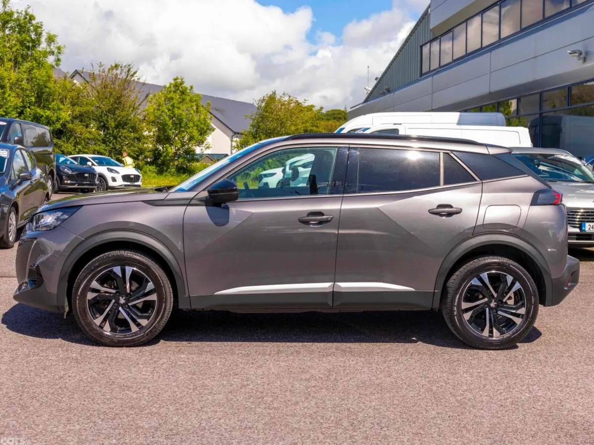Peugeot 2008 MPV, Petrol, 2023, Grey