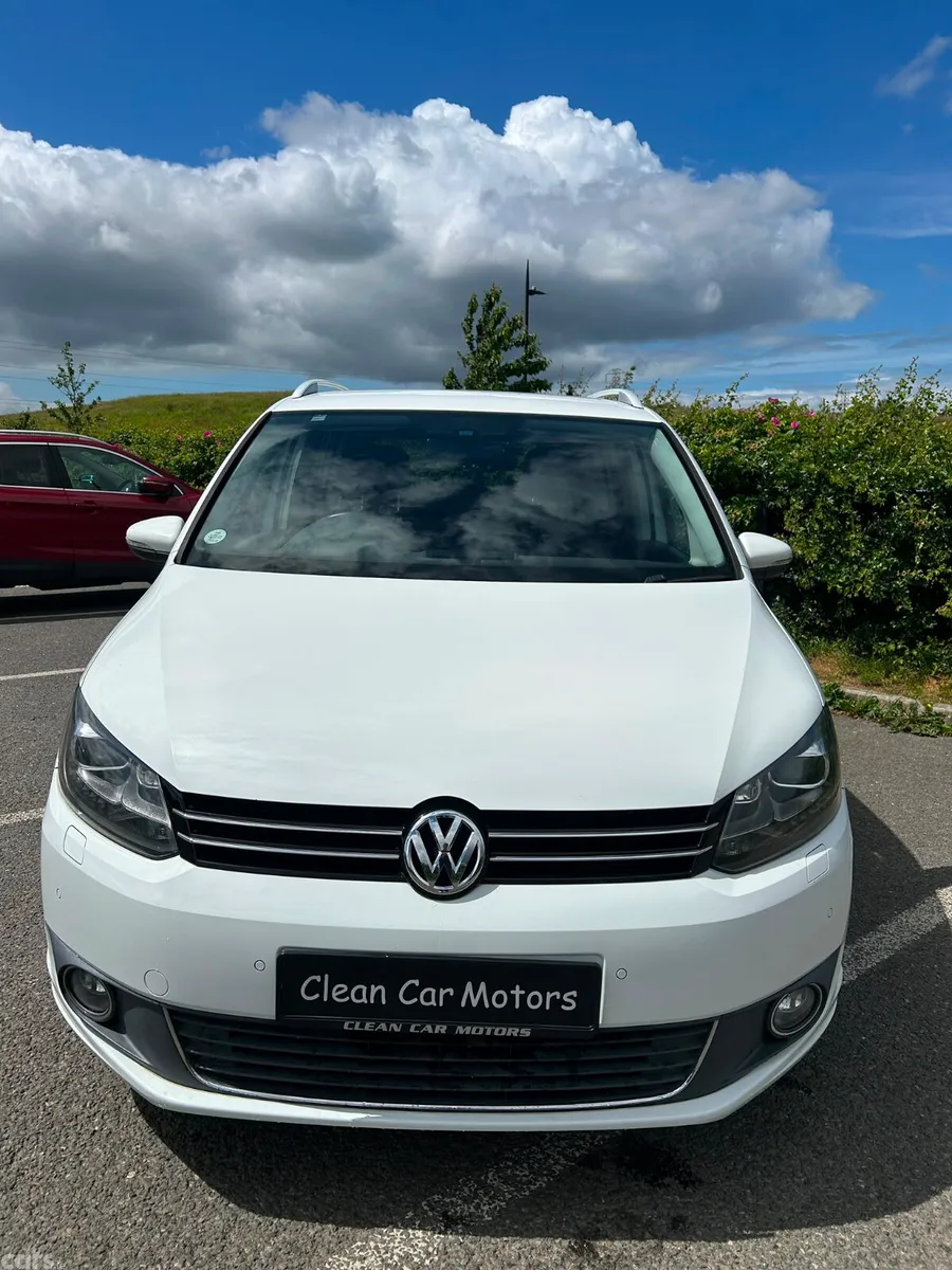 Volkswagen Touran MPV, Petrol, 2015, White
