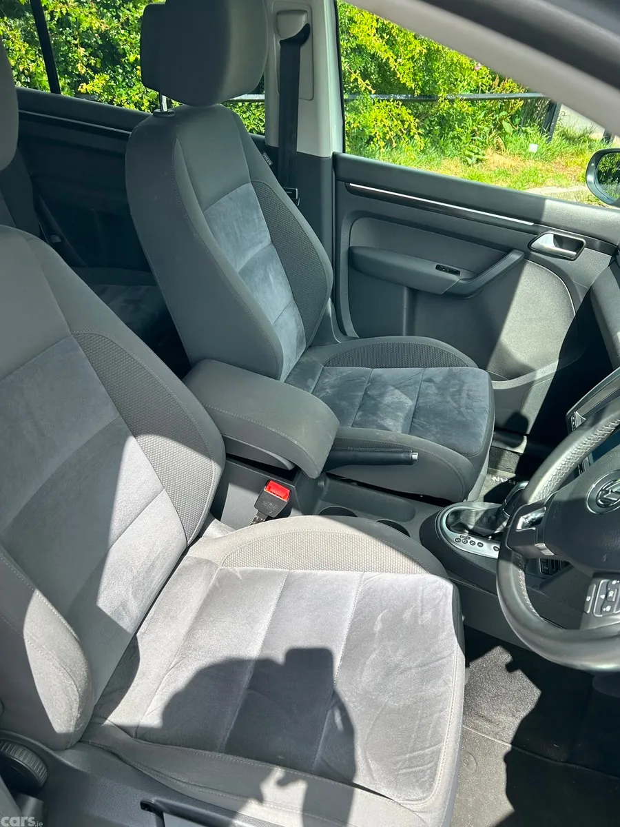Volkswagen Touran MPV, Petrol, 2015, White