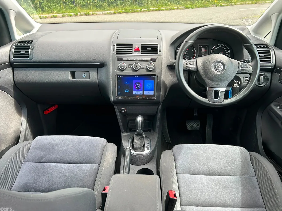 Volkswagen Touran MPV, Petrol, 2015, White