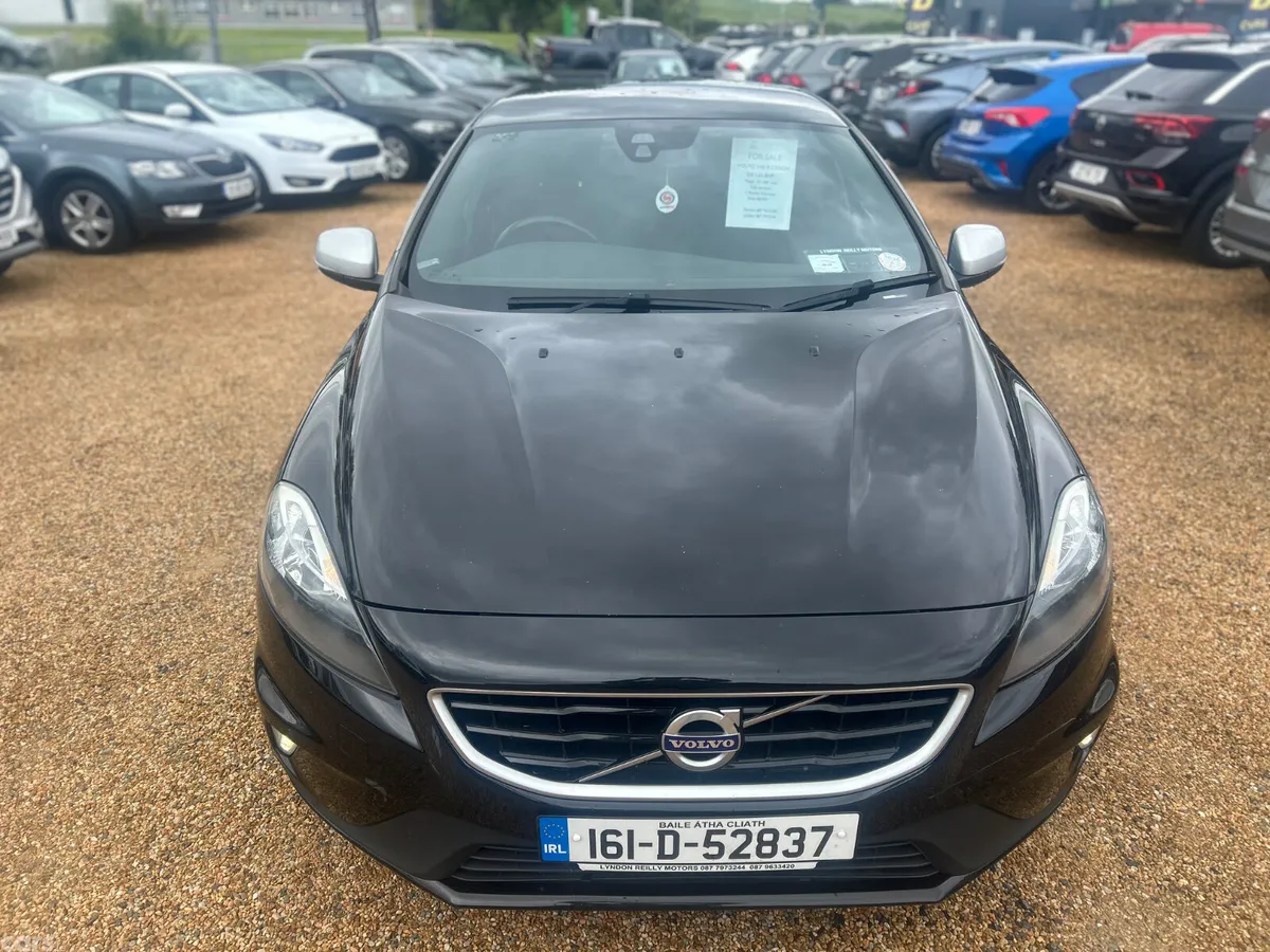 Volvo V40 Hatchback, Diesel, 2016, Black