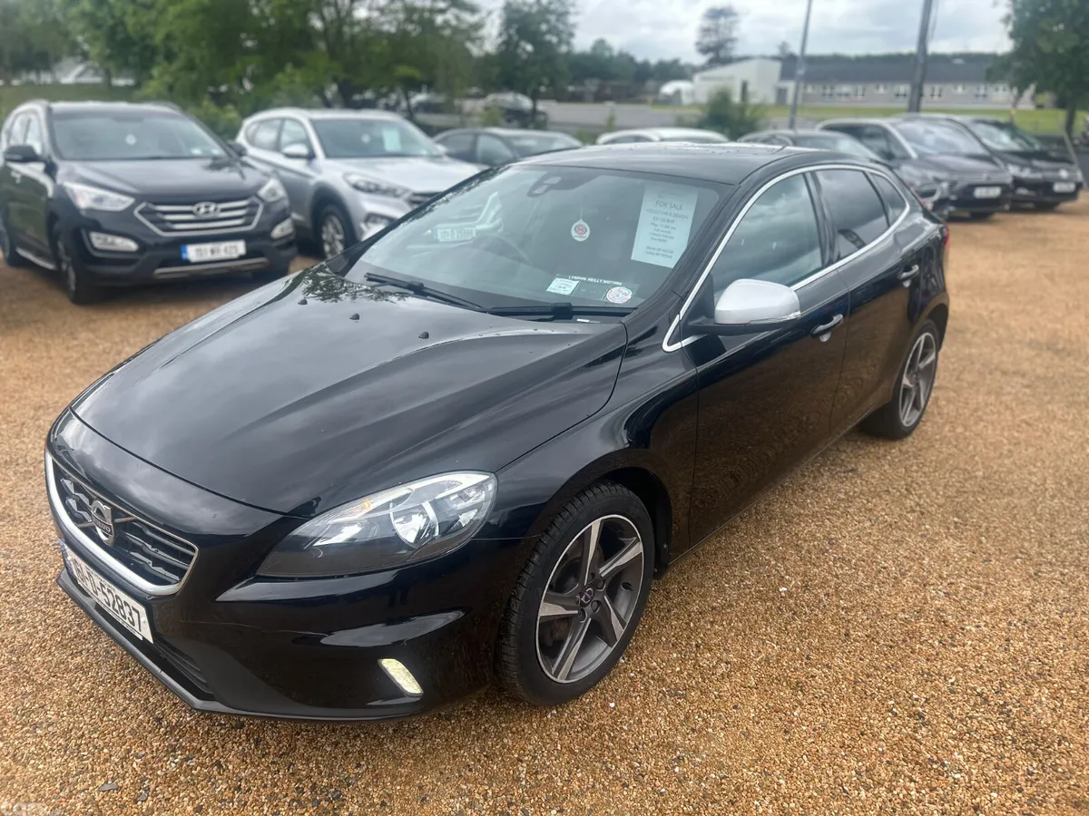 Volvo V40 Hatchback, Diesel, 2016, Black