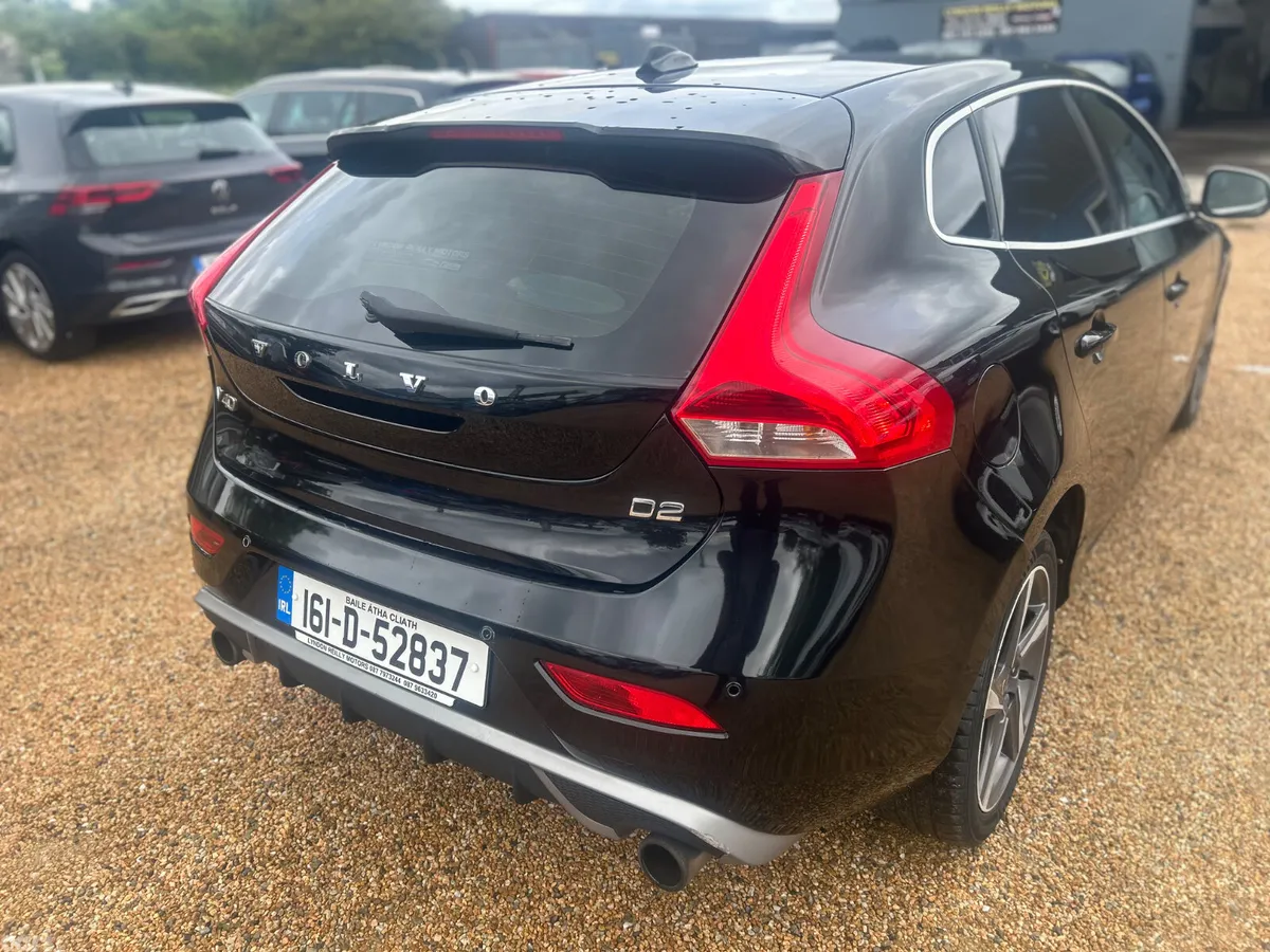 Volvo V40 Hatchback, Diesel, 2016, Black