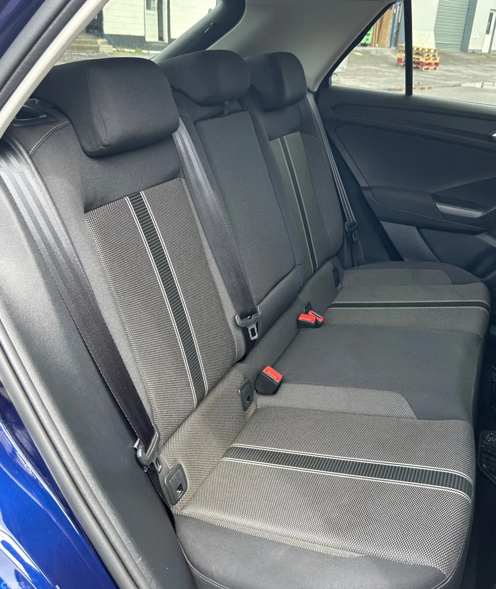 Volkswagen T-Roc SUV, Diesel, 2021, Blue