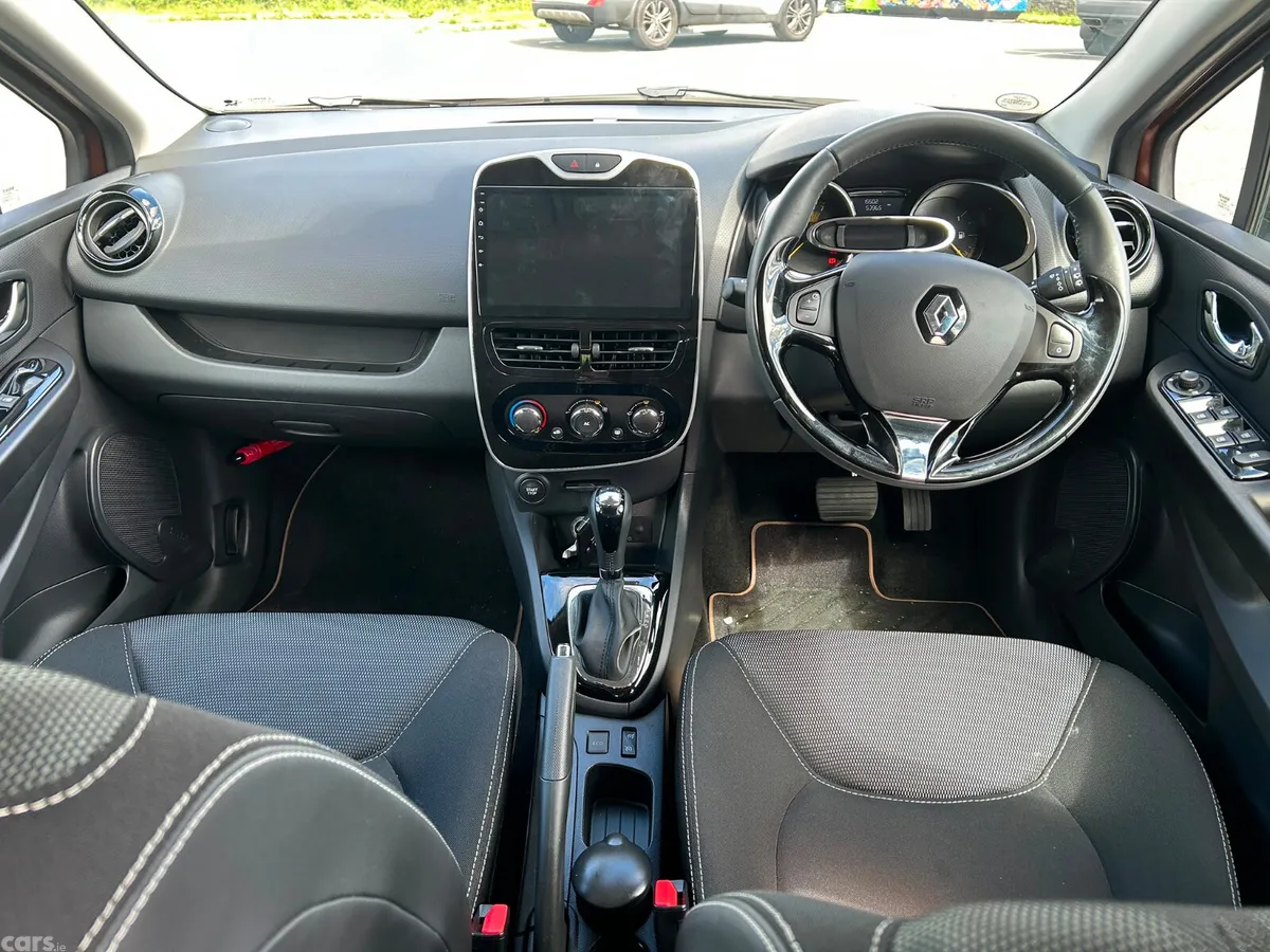 Renault Clio Hatchback, Petrol, 2015, Brown