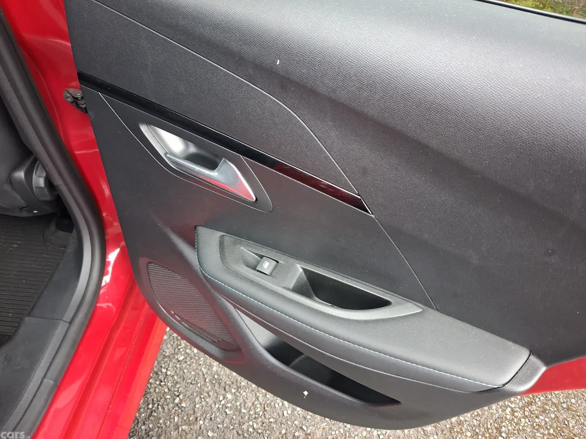 Peugeot 208 Hatchback, Petrol, 2021, Red