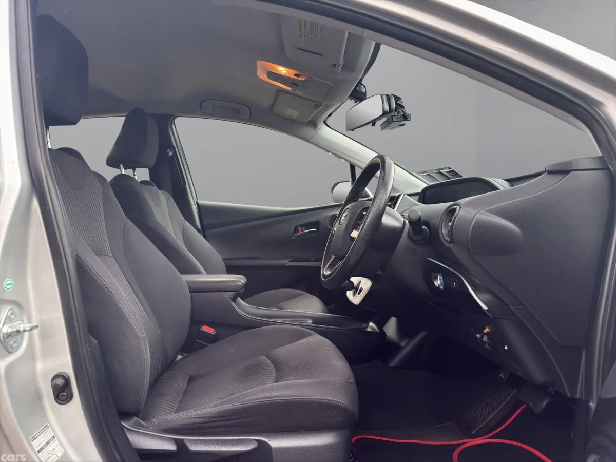 Toyota Prius Hatchback, Petrol Hybrid, 2017, Silver