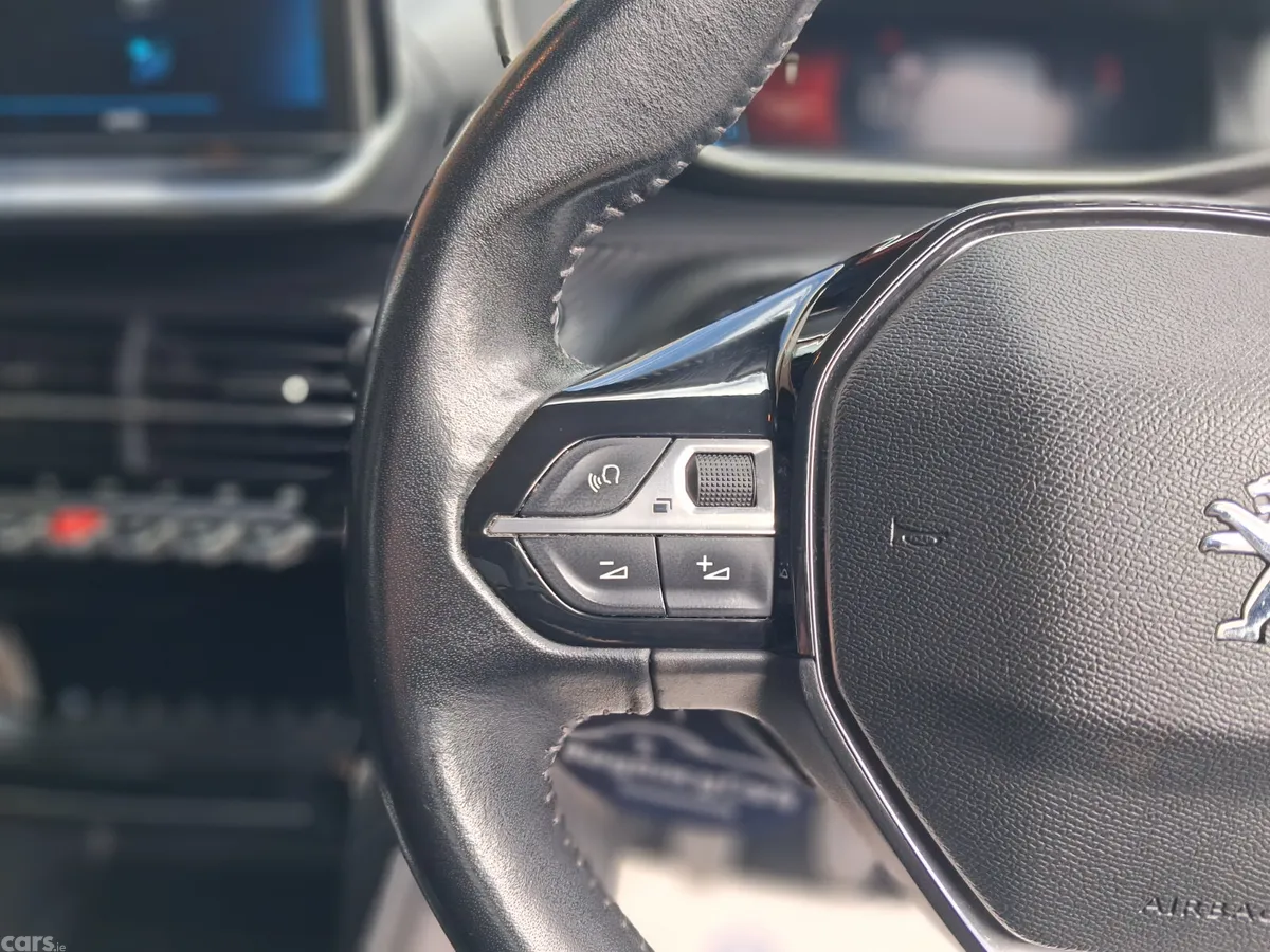 Peugeot 208 Hatchback, Petrol, 2021, Red