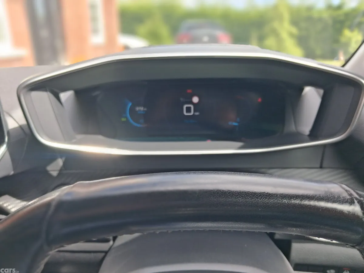 Peugeot 208 Hatchback, Petrol, 2021, Red