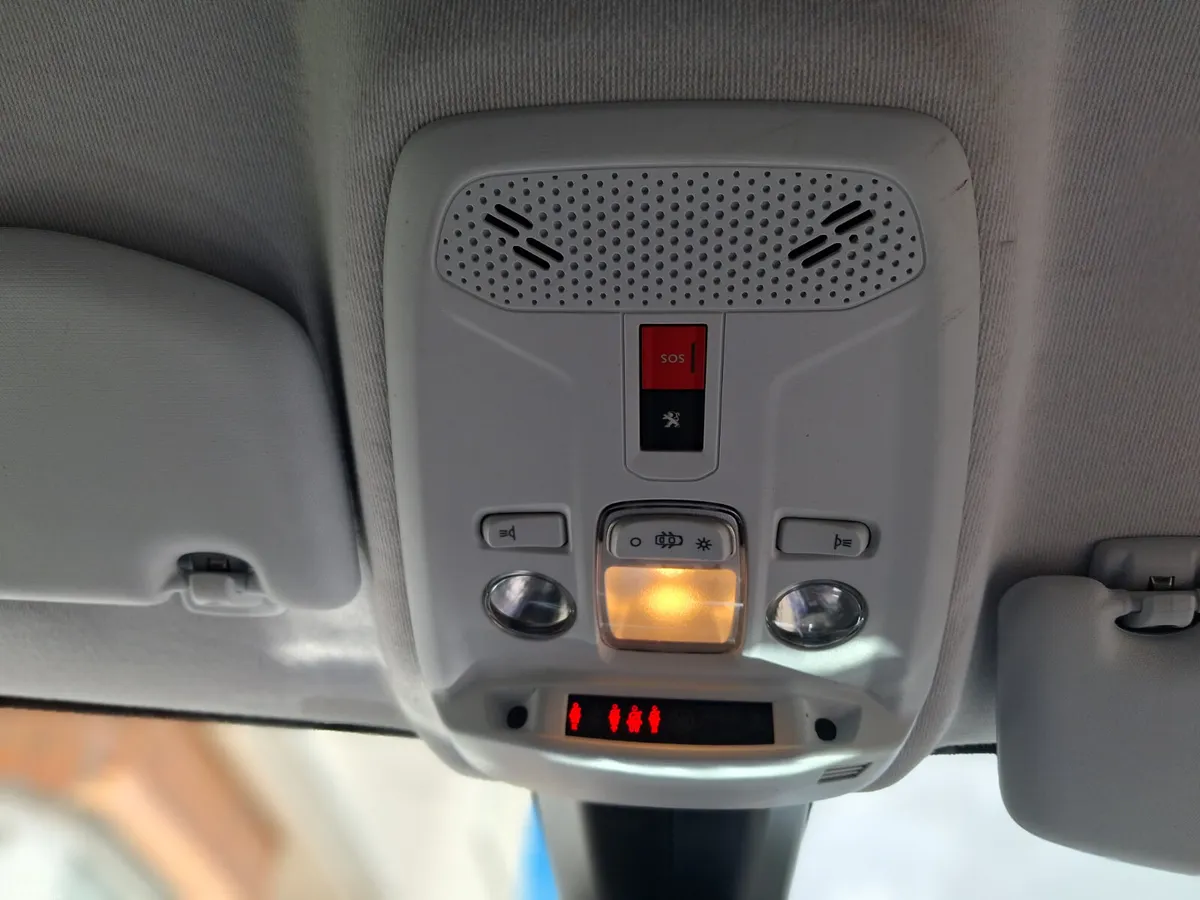 Peugeot 208 Hatchback, Petrol, 2021, Red