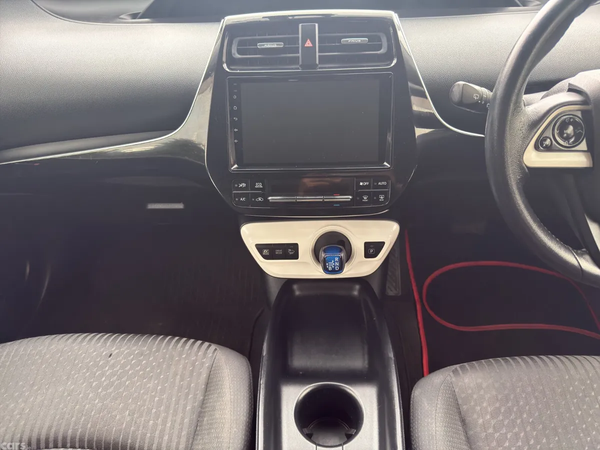 Toyota Prius Hatchback, Petrol Hybrid, 2017, Silver